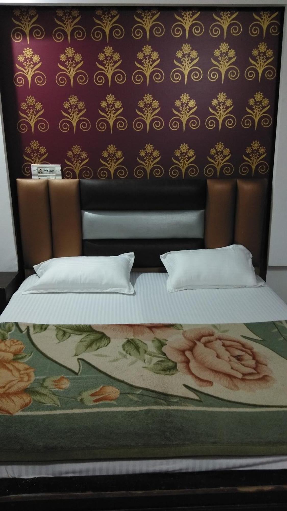 Hotel Euro International Nuova Delhi Esterno foto