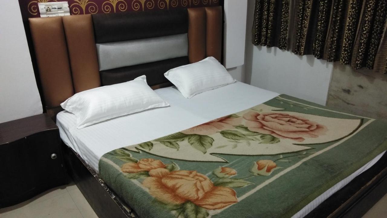 Hotel Euro International Nuova Delhi Esterno foto