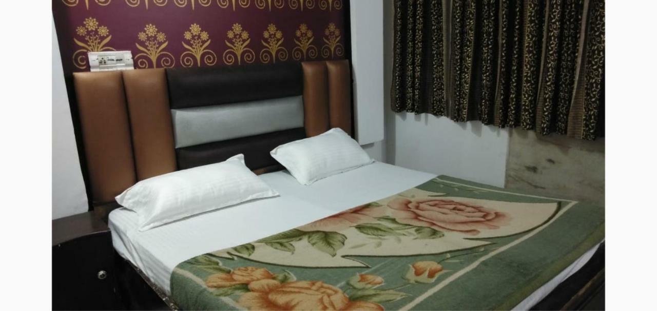 Hotel Euro International Nuova Delhi Esterno foto
