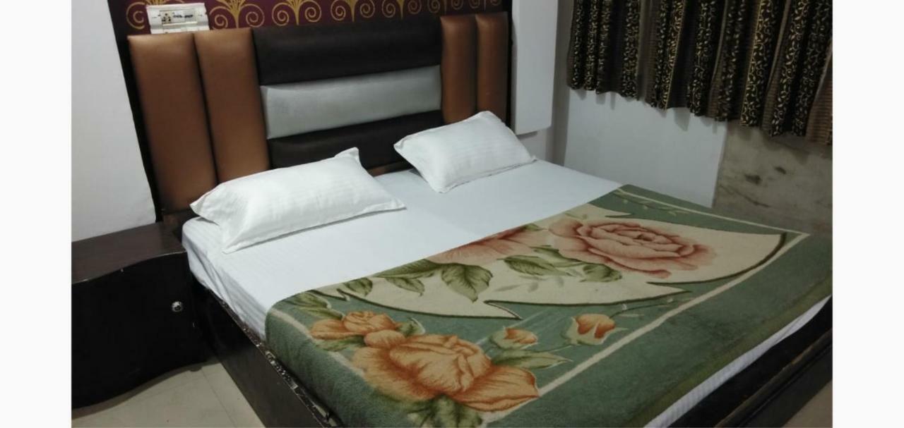 Hotel Euro International Nuova Delhi Esterno foto